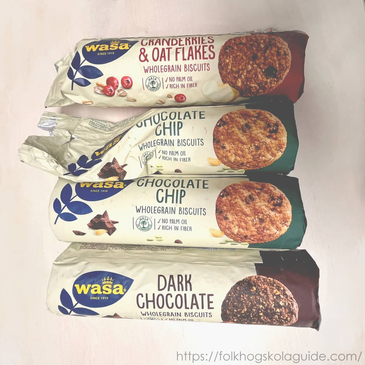 スウェーデンのスーパーで買えるおすすめお菓子『wasa WHOLEGRAIN BISCUITS』