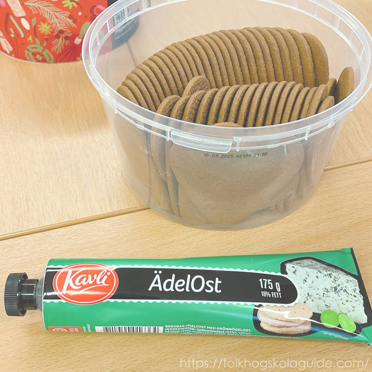 スウェーデンのスーパーで買えるおすすめお菓子『Ädelost, Pepparkakor』